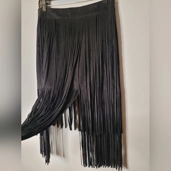ZARA Black faux suede tiered fringed Harlem Nights Rita Hayworth skirt, size M - Picture 9 of 9